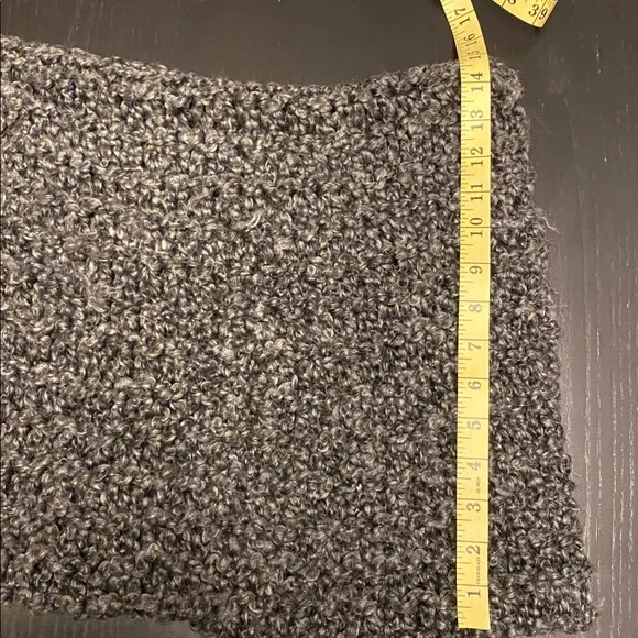 Chunky Black Knit infinity Scarf - Picture 3 of 3